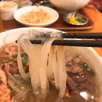 コムコムベトナム - ②しゃぶしゃぶ牛肉と煮込み牛肉のフォーセット1050円①