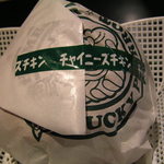 ラッキーピエロ - ﾁｬｲﾆｰｽﾞチキンバーガー