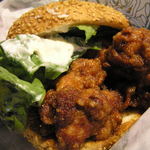 ラッキーピエロ - ﾁｬｲﾆｰｽﾞチキンバーガー