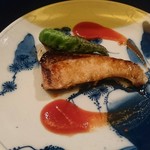 大塚はなおか - 鰤照焼きトマトソース。