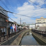 そば処　一清庵 - 店前から折尾駅まで