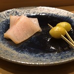 小判寿司 - 燻製カジキはハムのよう。銀杏はアクセント。