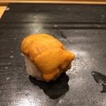 小判寿司 - 昆布森産の馬糞雲丹。旨いしかない。(^ ^)
