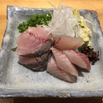 丸新 - 刺身定食の盛合せ。マゴチ、真鯵。旨すぎる。