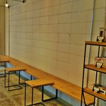 BENCH COFFEE STAND - 店内