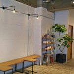 BENCH COFFEE STAND - 店内