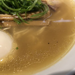 Japanese Soba Noodles 蔦 - サーモンメインのトリプルスープ