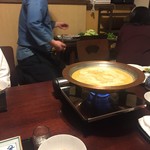 鳥田中 - 鍋の用意をする田中さんと食べる用意をする友人（笑）