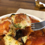 タントリア - 若鶏と野菜とミートボールのトマト煮チーズ焼き