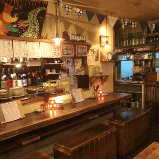 昭和レトロな店内でゆっくりと。