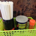 ラーメン二郎 - 卓上調味料