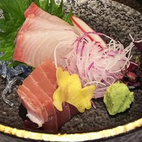 神戸牛 しゃぶしゃぶ おもき 離れ 銀座店 - お造り　旬鮮魚2点