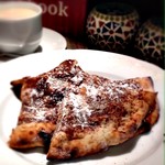 人気のスイーツ【シナモンたっぷりアップルナン】