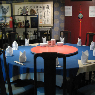 Enjoy a moment typical of Chinese Cuisine ◎An old-fashioned relaxing space with a round table ★