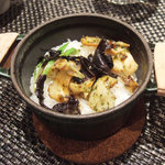 レストラン バカール - つぶ貝のトランペットきのこの鉄鍋炊きあげご飯