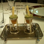 レ セゾン - アミューズ　赤座エビと白ワインのジュレ