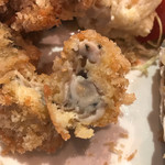 蜂の子 - カキフライ断面