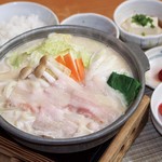 旬菜うちごはん 菜々家 - 金ごまの香ばしい風味と豆乳の濃厚でまろやかなコクが合わさり、食べやすくやみつきになる美味しさ。豚肉との相性が抜群。
