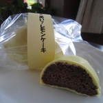 森と山 - 黒い？レモンケーキ￥183（税込）熊本県産米粉をつかった、チョコスポンジのレモンケーキ