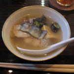 いっ木 - 御前崎産天然九絵、鮑柔煮、粟麩、甘とう美人を浜松産のすっぽんで炊いた鍋