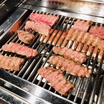 黒毛和牛 梅乃里 - 焼けてきたぁ！焦げる心配が絶対無いタイプ