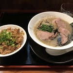 麺創 なな家 - ブラックダイヤモンドラーメンと豚焼丼