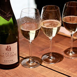 餃子とスパークリング バブルス - トリスパ♪