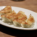 餃子とスパークリング バブルス - 焼き餃子