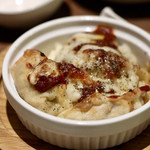 餃子とスパークリング バブルス - ピザ餃子