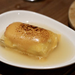 餃子とスパークリング バブルス - だし巻きたまご