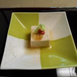 Hyakuraku sou - ごま豆腐に斬新な器