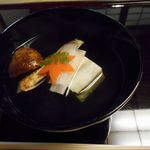 百楽荘 - お椀は松茸