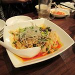 ５品目の刀削麺。辛さがなじみ、一押しです。