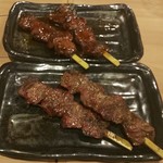 俺のやきとり - 牛さがりステーキ串 塩680円、たれ680円