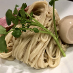 創作麺工房 鳴龍 - 小麦の香りとコシのある自家製平打ち麺