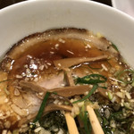 創作麺工房 鳴龍 - つけ汁にはジューシーなバラロール