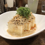 創作麺工房 鳴龍 - 「しらす冷やっこ」400円