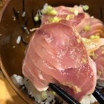 和カフェ 煎 - まぐろはちょっと立派なツヤッツヤ