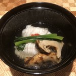 丸新 - 鱧と松茸のお吸い物。上品な味わい。(^^)