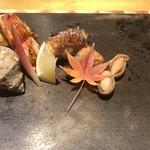 丸新 - 色鮮やかな八寸。紅葉が秋らしい。(^^)