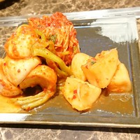 肉匠 コギヤ 宴庭  - 3種の冬野菜キムチ