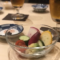 今よし - 野菜も新鮮でそのままでも美味しいですが、お塩と味噌に付けてもまた美味い！私は味噌派でした笑笑