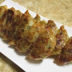 本陣餃子 - ”焼き餃子” 340円× 2（税別）。　　　　　　2018.11.22