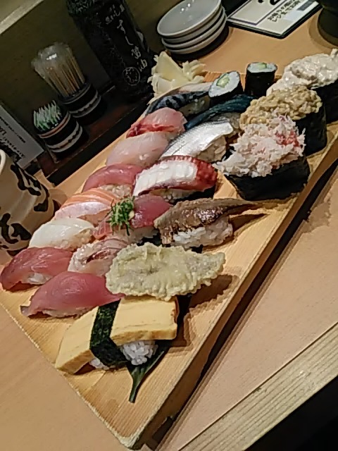三島駅南口にある静岡の寿司チェーン 満腹 貫スペシャルランチが出て来た時のインパクトは大きい By コロタン 沼津魚がし鮨 三島駅南口店 三島 寿司 食べログ 三島駅南口にある静岡の寿司チェーン 満腹 貫スペシャルランチが出て来た時のインパクトは大きい By コロタン 沼津魚がし鮨 三島駅南口店 三島 寿司 食べログ