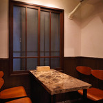 銀座で生牡蠣が美味しい専門店 牡蠣Bar - 