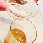 やまぐち - 柚子の香り、北海道産雲丹、
      シャインマスカット、
      スッポンのお出汁ジュレ
      焼きなすのピューレ