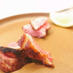 やまぐち - みるらむ(こしつじ)
      背肉、ロープより、かたより
      塩、黒胡椒、レモン