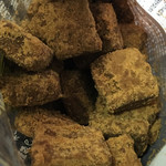 石垣島物産館 - 料理写真:八重山黒糖 (´∀｀)/ 西表島産 サトウキビだけ