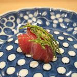 三谷 - 大間のマグロ　脂肪を和えたネギ