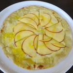 石臼挽き蕎麦香房 山の実 - 信州りんごのピザ